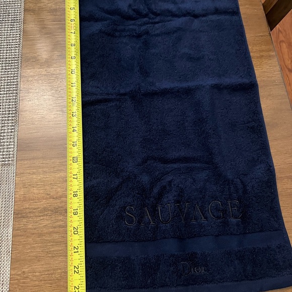 Dior face towel - Picture 3 of 5